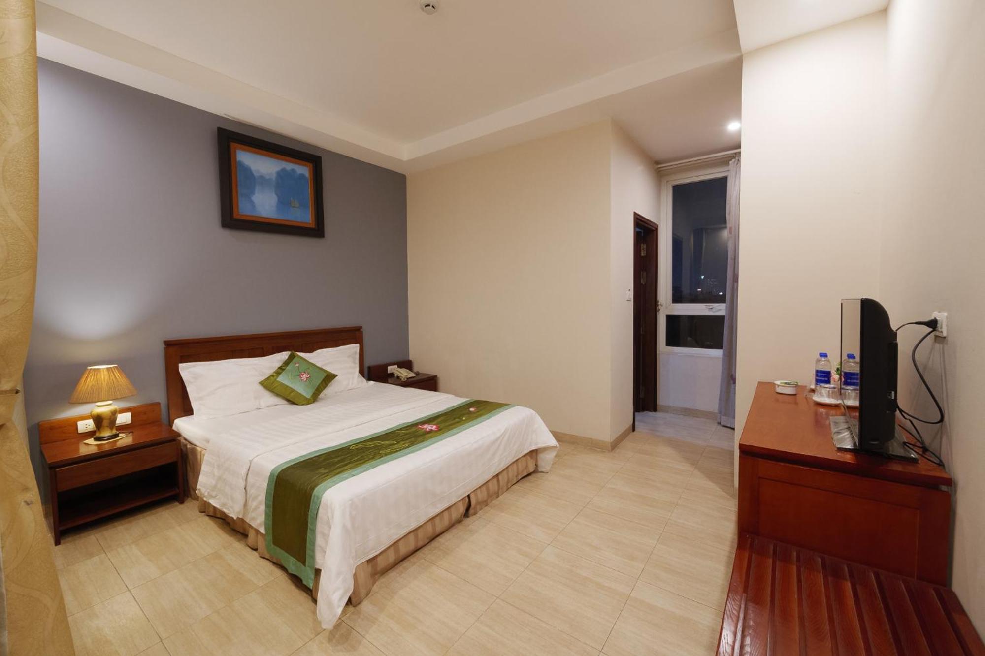 Ngan Ha Hotel Long Bien Hanoi Exterior photo